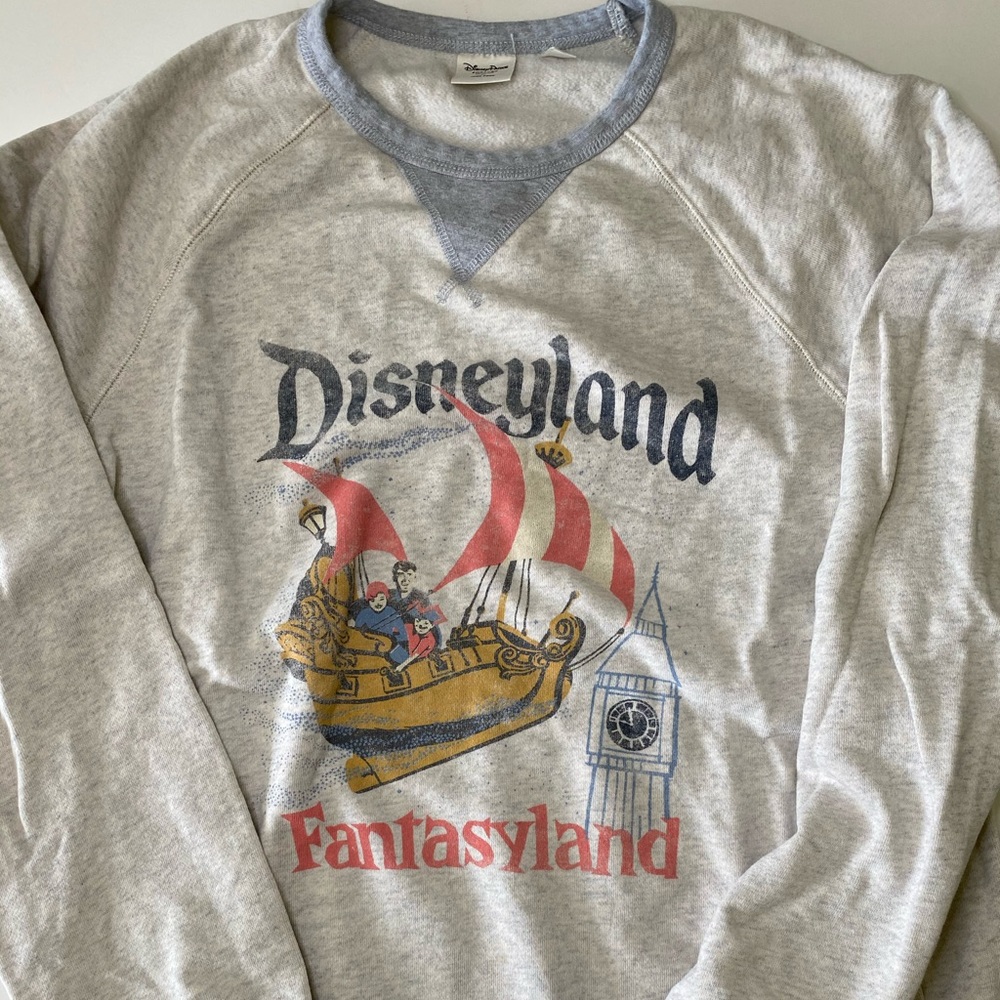 Sweatshirt